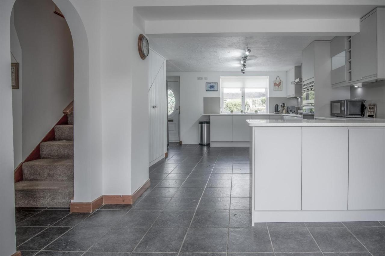 Tucking Mill - 3 Bedroom Holiday Home - Stepaside Stepaside  Exterior photo